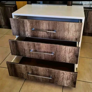 Pedestals of 3 drawers