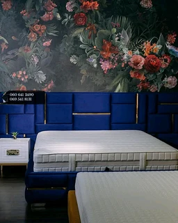 Overlapping headboard x base