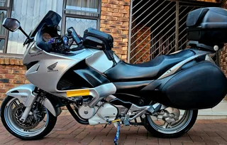 2012 HONDA NT700 ABS (MINT CONDITION)