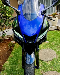 2022 Yamaha Yzr R3 (rides Like New)
