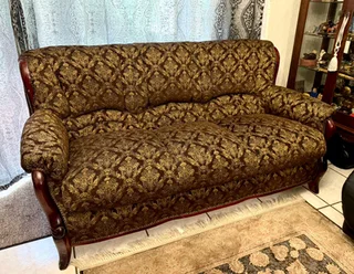 Couch - Ad posted by Gideon Schutte