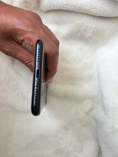 iPhone XR 64GB R4500