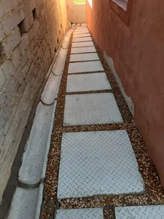 450X450X50MM VASTRAP PAVERS &#64; R25 - 00 EACH