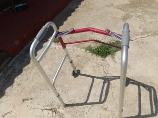 Foldable walker