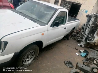 Nissan Hardbody ka24 stripping for spares
