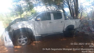 Isuzu 3.0l DMax 2013 model with 4jj1 engine stripping for spares code 2