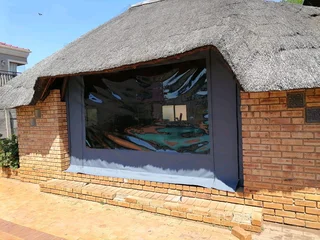 Outdoor patio blinds