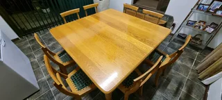 Oak dinning room table for sale.