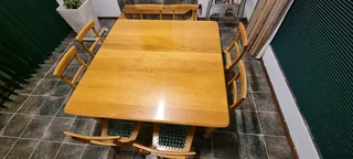 Oak dinning room table for sale.