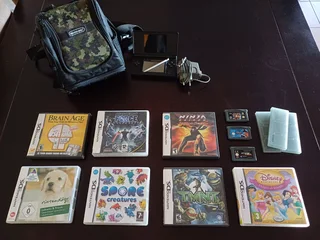 Nintendo bag, nintendo DS, nintendo DS games, game capsules