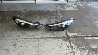 Hyundai Tucson Xg 2015-2017 Halogen Both Headlights Assembly