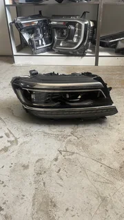 OEM 2018-2021 Volkswagen Tiguan RH Passenger Right LED Headlight 5NL941114A for sale