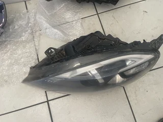 Left xenon headlight Volvo V40 2012-2018 31283334 for sale