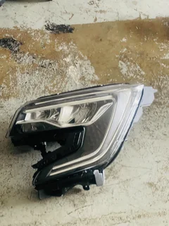 Mahindra Xuv 700 Left Side Headlight For Sale