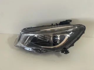 Mercedes-Benz CLA Class W117 Xenon left Headlight 2012-2017.