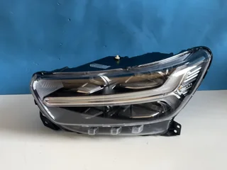 VOLVO XC40 FRONT HEADLIGHT HEADLAMP LEFT SIDE .