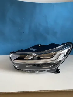 VOLVO XC40 FRONT HEADLIGHT HEADLAMP LEFT SIDE .