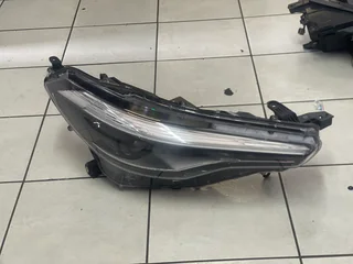 2021 2022 2023 Toyota Corolla Cross Headlight Right RH Full LED.