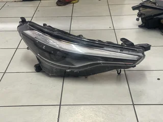 2021 2022 2023 Toyota Corolla Cross Headlight Right RH Full LED.