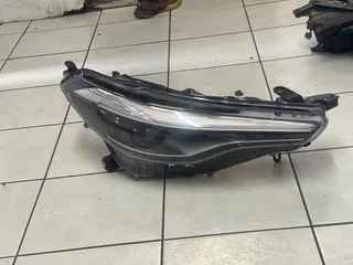 2021 2022 2023 Toyota Corolla Cross Headlight Right RH Full LED.