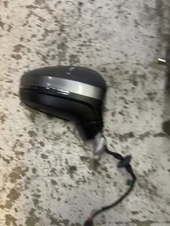 Vw Tiguan 2017 -2019 right side mirror .