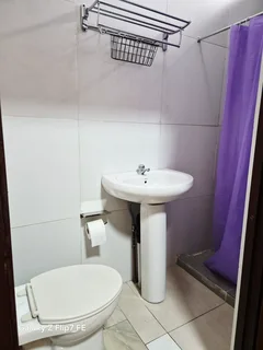 Self catering holiday apartment rooms to let in Durban close to mall, beach. R400 call 0717584458