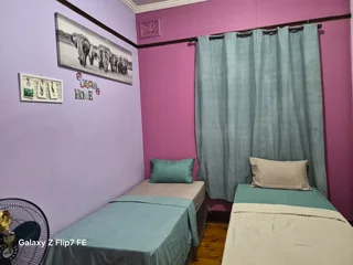 Self catering holiday apartment rooms to let in Durban close to mall, beach. R400 call 0717584458