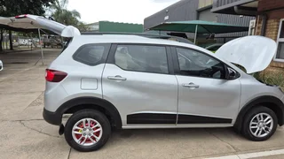 2 x Renault Triber Extended Cab 2024 and 2025 model for sale in Durban  R130000 call 0717584458
