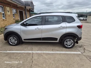 2 x Renault Triber Extended Cab 2024 and 2025 model for sale in Durban  R130000 call 0717584458