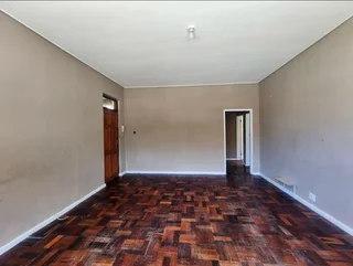 Flat in 21 annerly terrace central Port Elizabeth