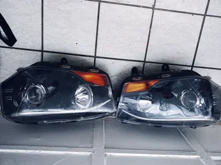 Mahindra scorpion headlights doublecap