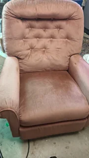 Lazy boy recliner Good condition - R2100 or make an offer
