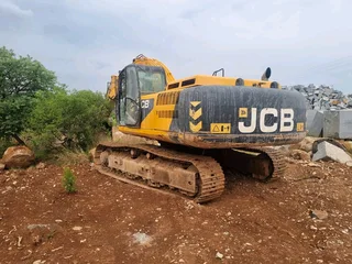 JCB 330 Excavator (30 Ton)