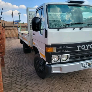 TOYOTA DYNA WELL MAINTAINED