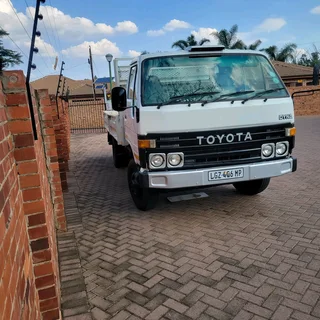 TOYOTA DYNA WELL MAINTAINED