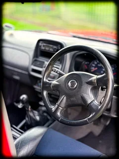 NISSAN np300 Hardbody 2.4 LSE 2006