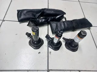 Original  Toyota Hilux  Jack&#39;s for sale