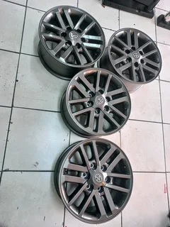 D4d Toyota Hilux  17 inche Mag  Rims for sale