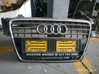 Audi Q7 front grill for sale