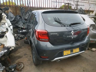 2016 Renault Sandero Stepway plus Stripping for spares