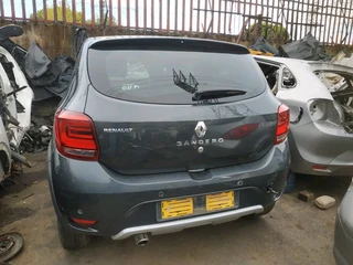 2016 Renault Sandero Stepway plus Stripping for spares