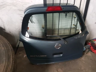 2018 Nissan Micra complete tailgate with glass for sale
