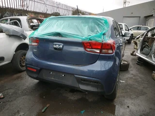 2022 Kia Rio G4LF Hatchback Manual transmission Stripping for spares