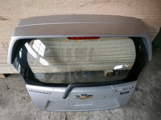 Chevrolet Spark tailgate with glass and lock mechanism for sale