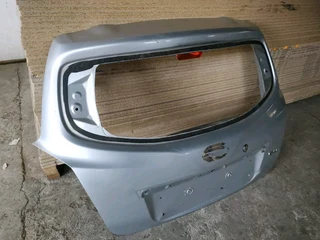 Datsun go tailgate shell for sale