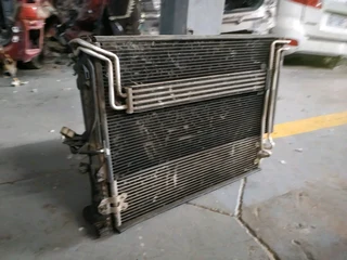 2010 Audi Q7 Complete Radiator set with fan for sale