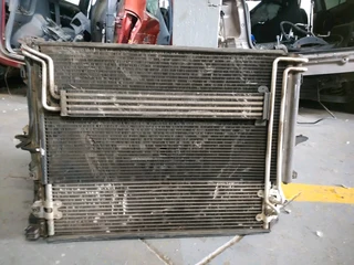 2010 Audi Q7 Complete Radiator set with fan for sale