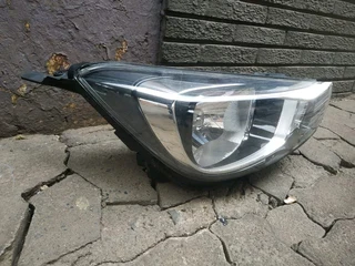 Kia Pegas Right headlight / head lamp