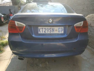 BMW E90 320i Stripping for Spares