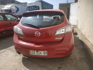 2010 mazda 3 2.0 DISI Axela Hatchback stripping for spares